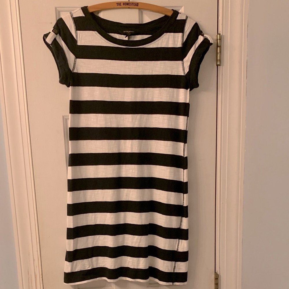 Banana Republic Black and White Striped T-Shirt Dress, Med, EUC, 100% Cotton